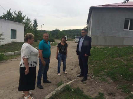 Заступник голови районної ради перевірив хід проведення капітального ремонту в Іванковецькому ДНЗ