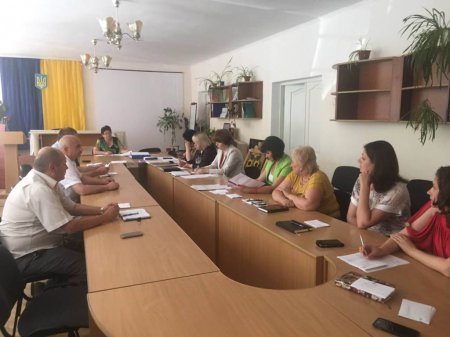 Відбулося засідання комісії щодо призначення персональних премій Хмельницької районної  ради для обдарованих дітей району