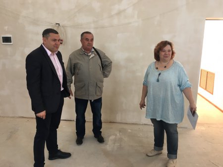 Голова районної ради перевірив хід виконання капітального ремонту спортивного залу Хмельницького районного будинку культури